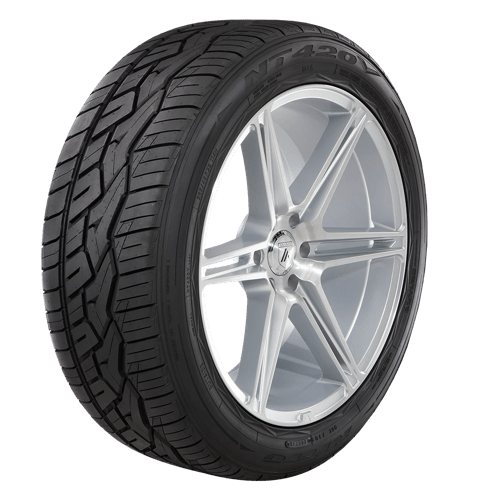 Nitto NT420V LT305/50R22 All-Season