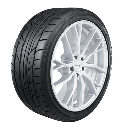 Nitto NT555 G2 285/35R22 Summer